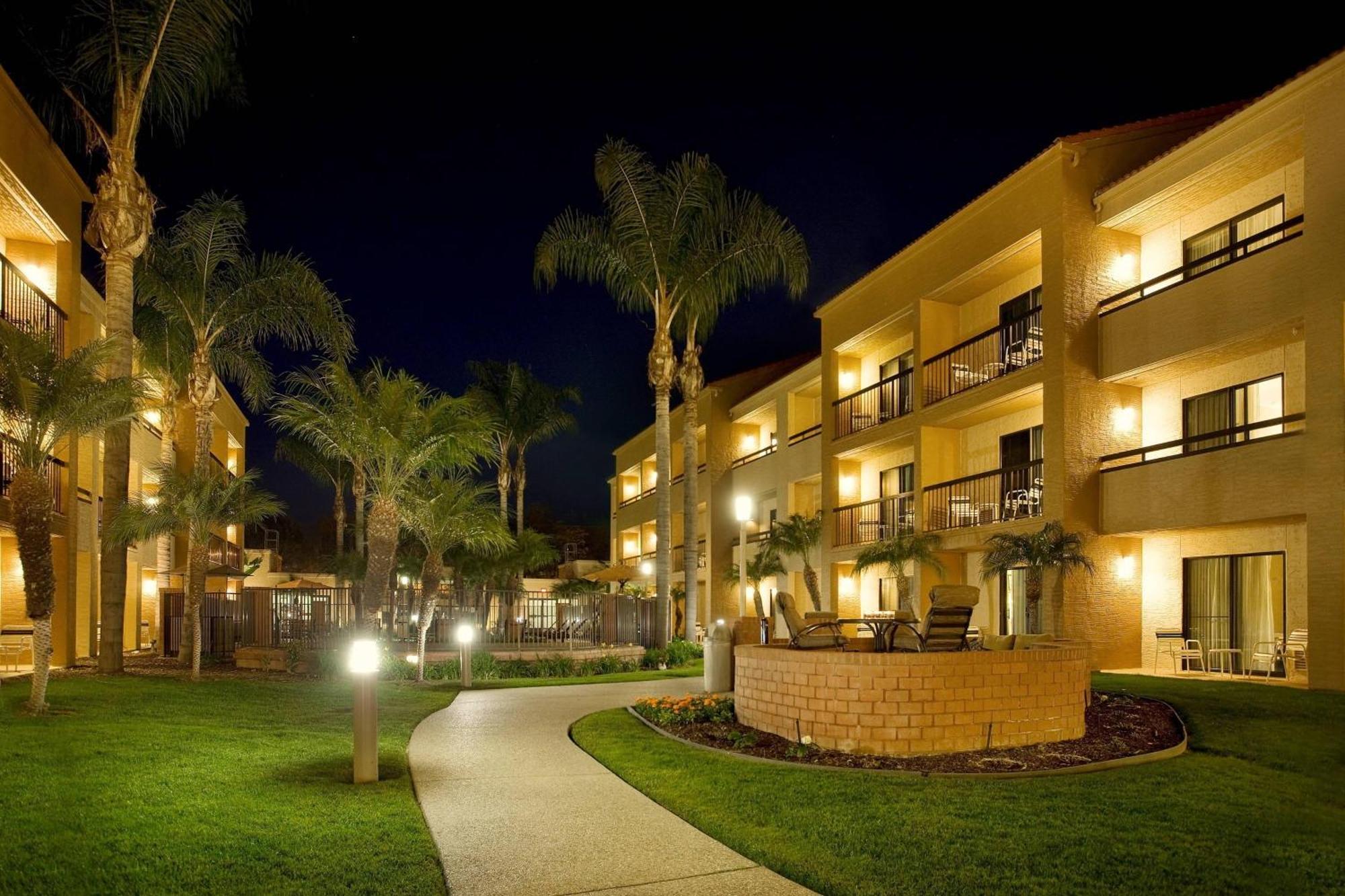 Courtyard By Marriott San Diego Sorrento Valley Bagian luar foto