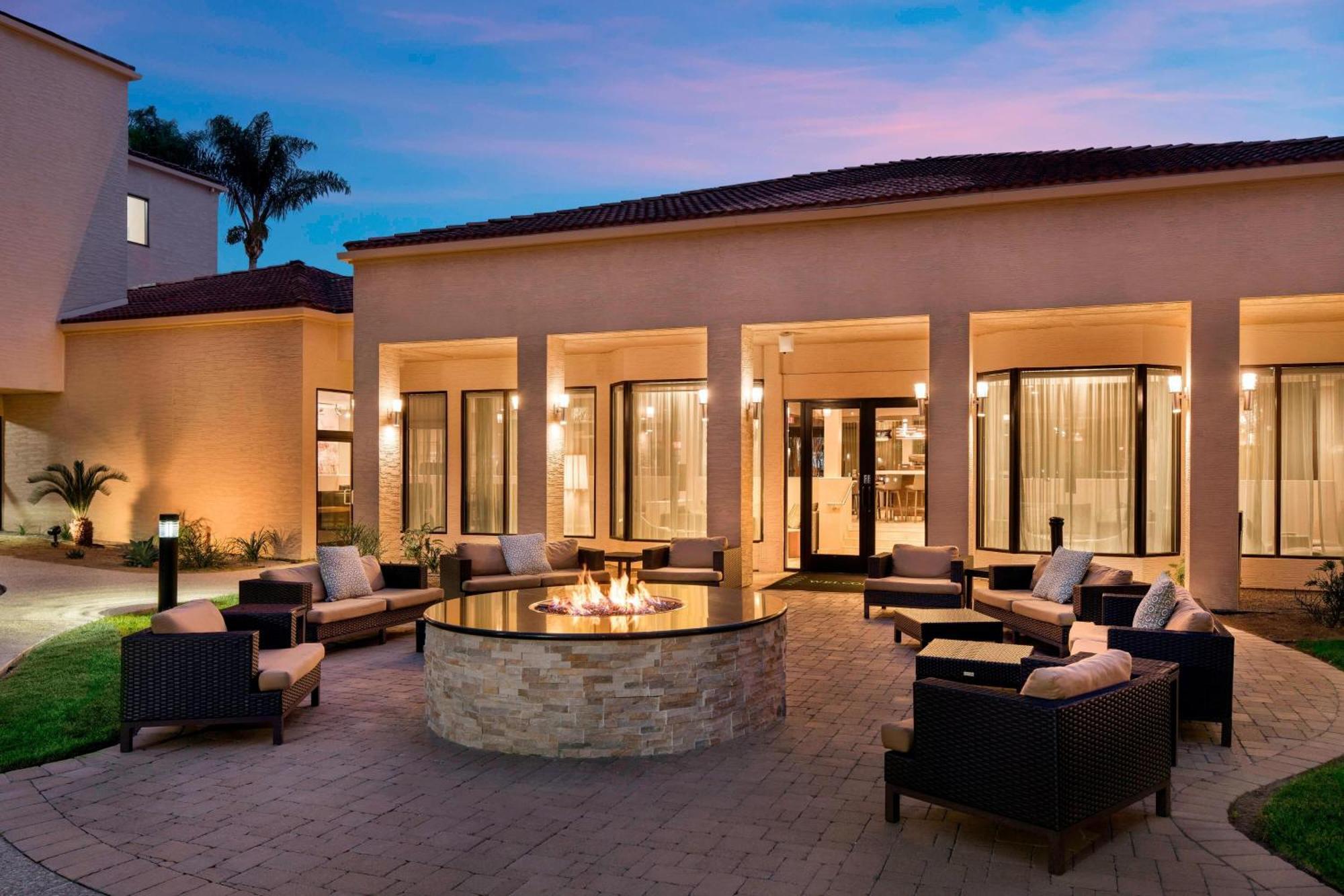 Courtyard By Marriott San Diego Sorrento Valley Bagian luar foto