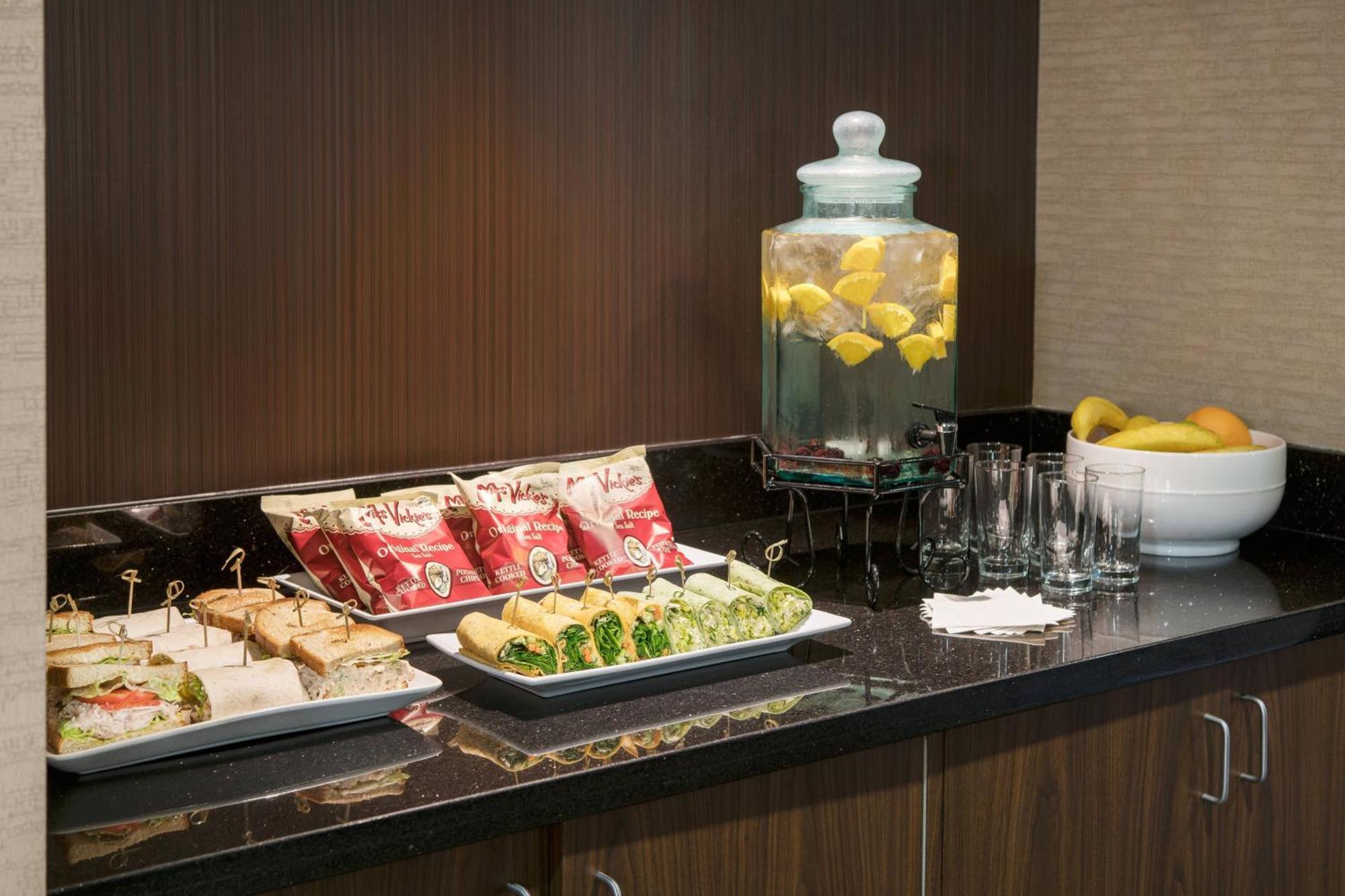 Courtyard By Marriott San Diego Sorrento Valley Bagian luar foto