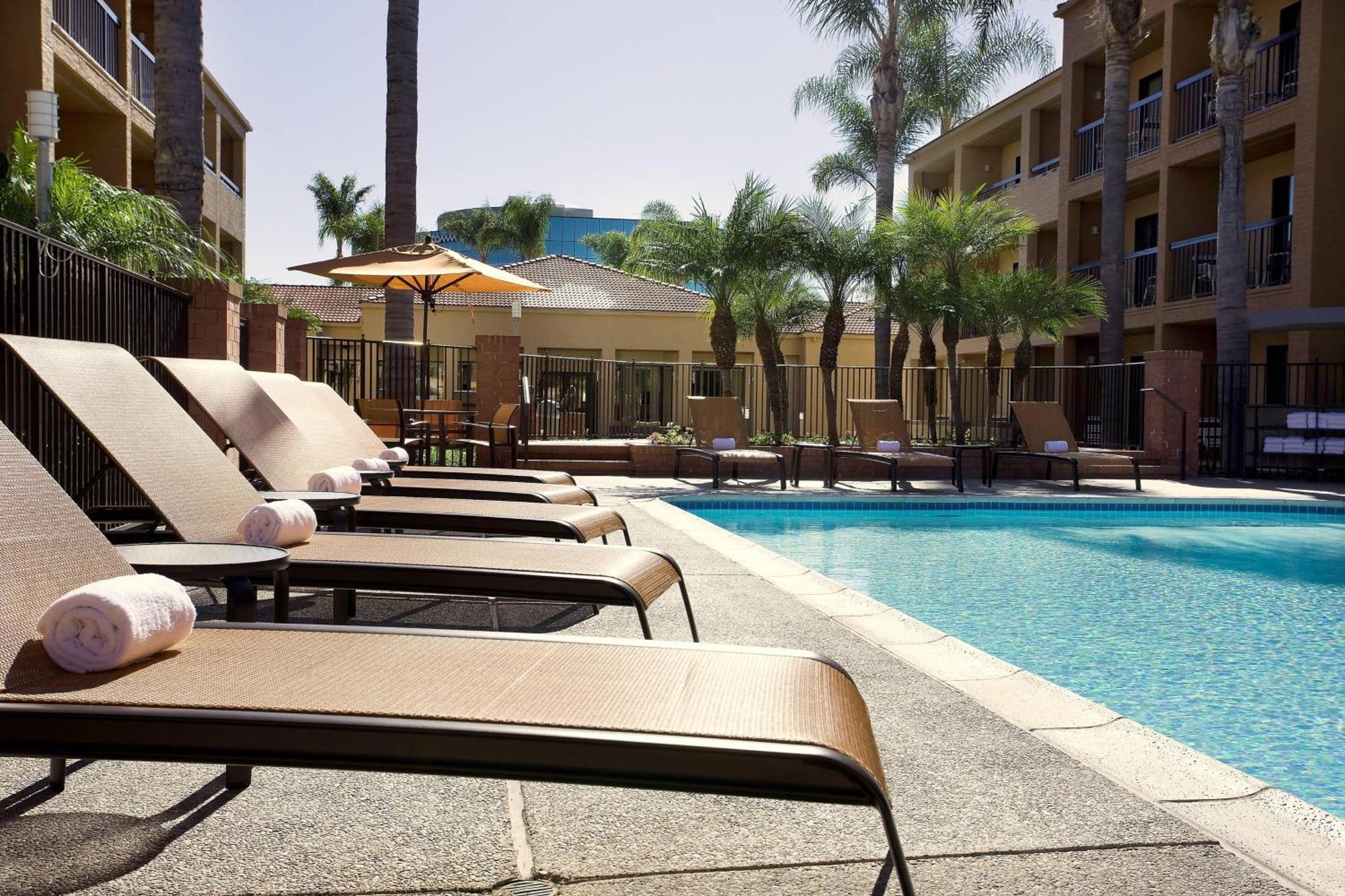 Courtyard By Marriott San Diego Sorrento Valley Bagian luar foto